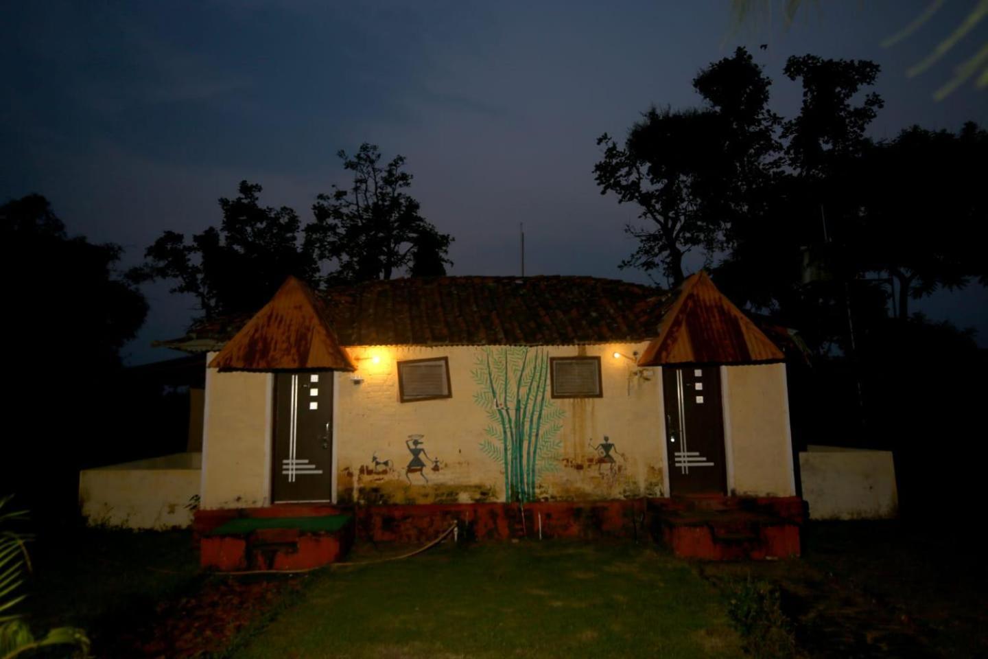 Tribal Wood Resort Dhanwar Bagian luar foto